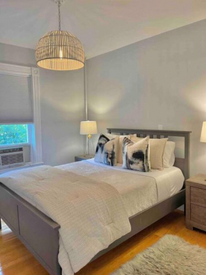 Royalty Travel 3 beds*Backyard*Parking*Laundry